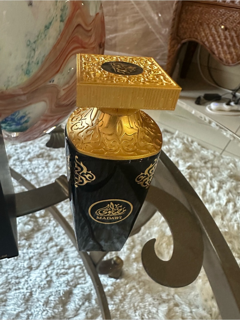 Madawi by Arabian Oud Black & Gold Parfum - Picture 2 of 3